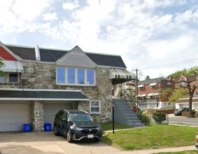 569 Domino Ln in Philadelphia, PA - Building Photo - Building Photo