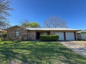 1104 Cummings Ave in Copperas Cove, TX - Building Photo