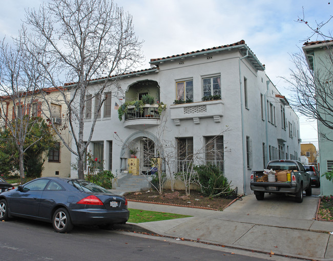 454 N Stanley Ave in Los Angeles, CA - Foto de edificio - Building Photo