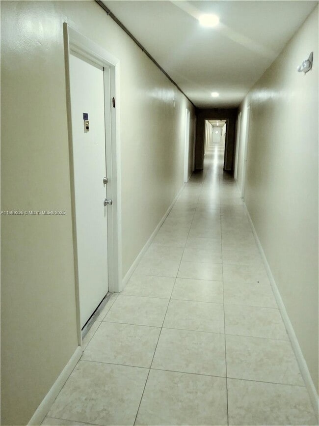16701 NE 14th Ave in Miami, FL - Building Photo - Building Photo