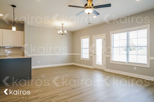 3708 Oak Leaf Wy in Greenville, NC - Building Photo - Building Photo