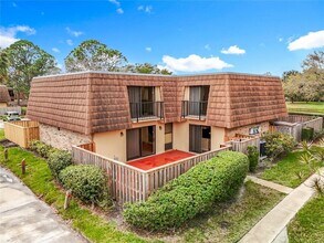 5271 Coral Ct, Unit 630 in Orlando, FL - Building Photo - Building Photo