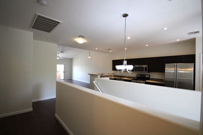 704 Peachy Canyon Cir in Las Vegas, NV - Building Photo - Building Photo