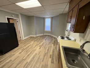 147 Main St N in Douglassville, PA - Building Photo - Building Photo