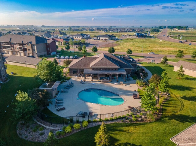 The Villas at Canyon Creek in Sioux Falls, SD - Foto de edificio - Building Photo