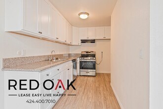 17830 Sherman Way in Los Angeles, CA - Building Photo - Building Photo