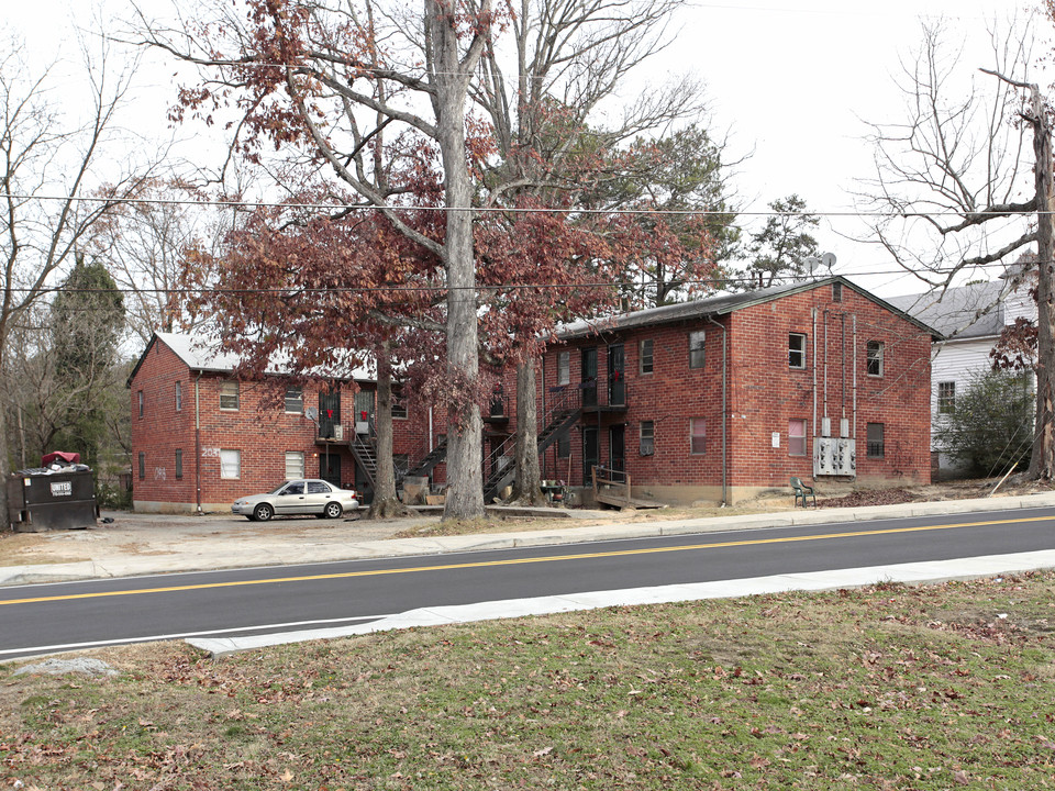 2037 NW Joseph E Boone Blvd in Atlanta, GA - Building Photo