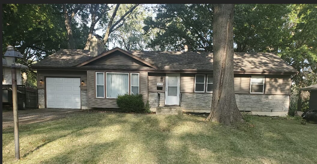 10113 Belmont Ave in Kansas City, MO - Foto de edificio
