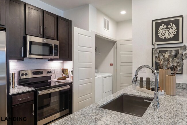 8110 Blue Goose Rd, Unit 1105 in Manor, TX - Building Photo - Building Photo