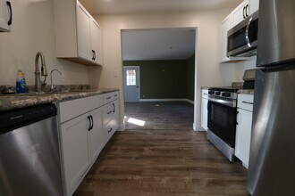 511 W Pine St in Junction City, KS - Building Photo - Building Photo