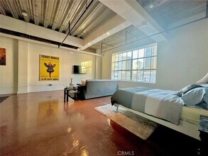 312 W 5th St, Unit 1105 in Los Angeles, CA - Building Photo - Building Photo