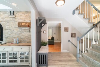 2778 Albany Ave in West Hartford, CT - Building Photo - Building Photo