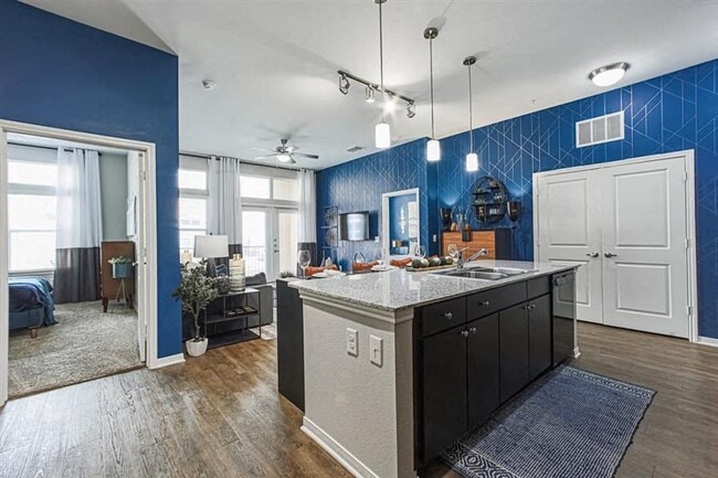 Aspire at 610 in Houston, TX - Foto de edificio - Building Photo