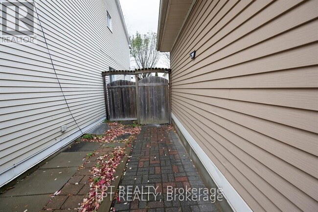 27 Rockcress Gardens in Ottawa, ON - Building Photo - Building Photo