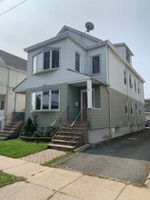 97 6th Ave, Unit 1 in Clifton, NJ - Foto de edificio - Building Photo