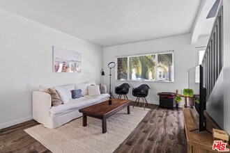 2318 Beach Ave in Los Angeles, CA - Building Photo - Building Photo