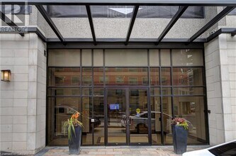 150 Main St W in Hamilton, ON - Building Photo - Building Photo