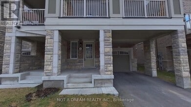 11 Bluegill Cres in Whitby, ON - Building Photo - Building Photo