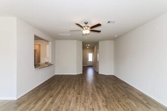 8204 Sunberry Shadow Dr in Houston, TX - Building Photo - Building Photo