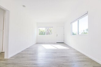 2322-2322 Ocean Ave in Los Angeles, CA - Building Photo - Building Photo