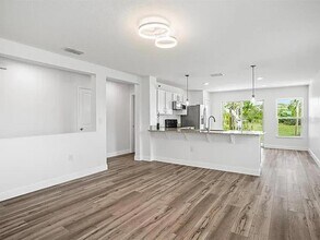 212 Miles Ct in Davenport, FL - Building Photo - Building Photo