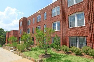 Fairlawn Marshall in Washington, DC - Foto de edificio - Building Photo