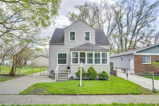 1540 E Madge Ave in Hazel Park, MI - Building Photo - Building Photo