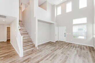 7875 Windhamridge Dr in Las Vegas, NV - Building Photo - Building Photo