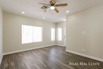 7852 Scammons Bay Ct in Las Vegas, NV - Building Photo - Building Photo