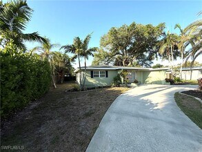 1354 Stadler Dr in Ft. Myers, FL - Building Photo - Building Photo