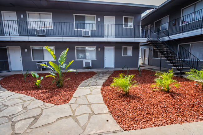 Jasmine Apartments in Yuba City, CA - Building Photo - Building Photo