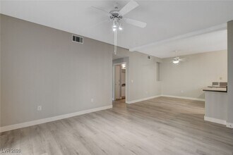 2251 Wigwam Pkwy in Henderson, NV - Foto de edificio - Building Photo