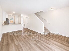 130 Colony Dr in Asheville, NC - Building Photo