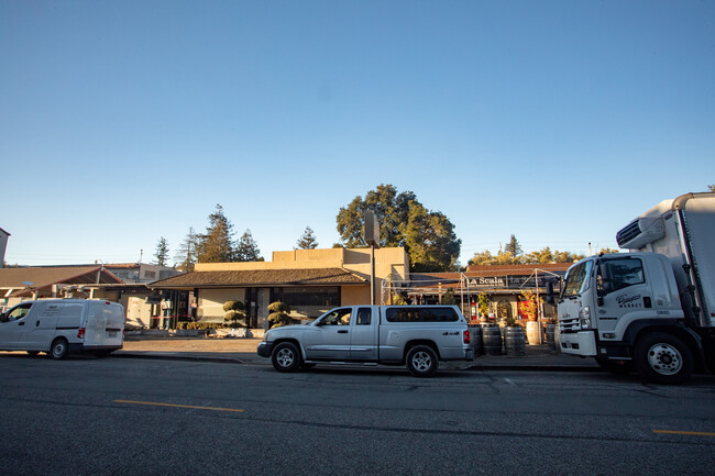 376 1st St in Los Altos, CA - Building Photo - Building Photo