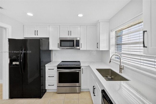 10366 SW 208th Ln in Cutler Bay, FL - Foto de edificio - Building Photo