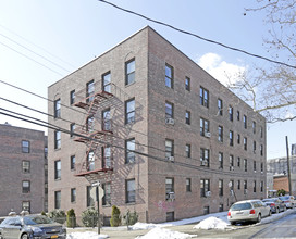 3040 23rd St in Long Island City, NY - Foto de edificio - Building Photo