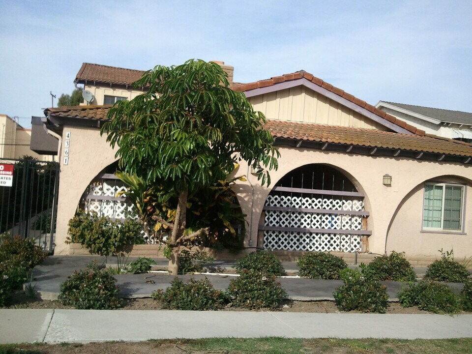 4361 Green Ave, Unit B in Los Alamitos, CA - Building Photo