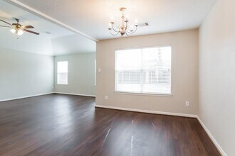 9808 Woodhollow Dr in Conroe, TX - Building Photo - Building Photo