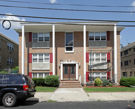 47 Linden Ave in Irvington, NJ - Foto de edificio - Building Photo