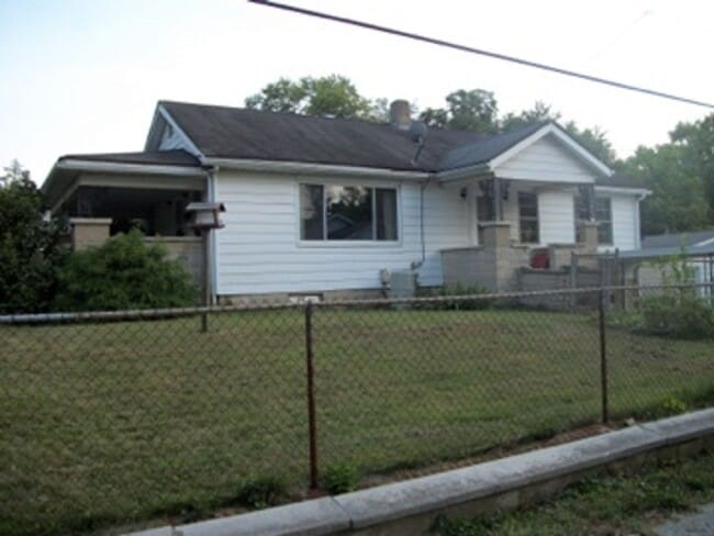 property at 1123 N Madison St