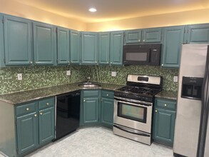 41 Walnut St in Jersey City, NJ - Foto de edificio - Building Photo