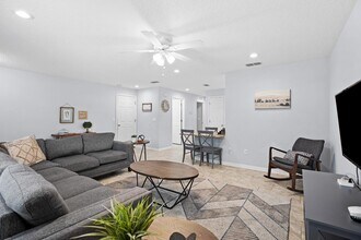 37770 Kelly B Ct in Zephyrhills, FL - Building Photo - Building Photo
