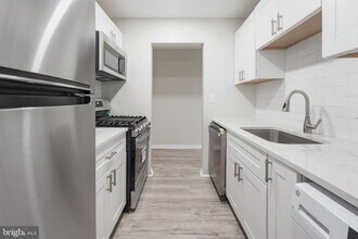 1521 Colonial Dr in Woodbridge, VA - Building Photo - Building Photo