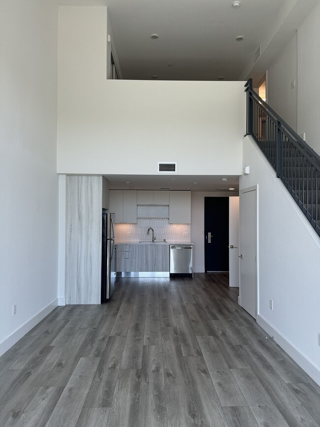 property at 6535 Melrose Ave