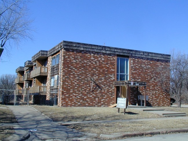 1326 SW Fillmore St in Topeka, KS - Foto de edificio - Building Photo