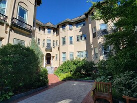 1619 Massachusetts Ave, Unit B2 Apartamentos