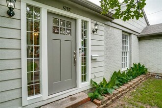 2614 Ivandell Ave in Dallas, TX - Foto de edificio - Building Photo