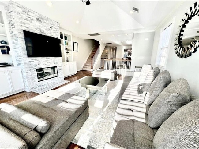 property at 1714 Roy St