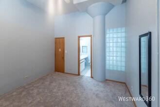 812 W Van Buren St in Chicago, IL - Building Photo - Building Photo