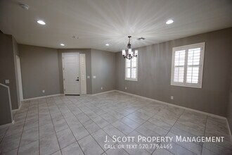 1270 Carlsbad Dr in San Tan Valley, AZ - Building Photo - Building Photo